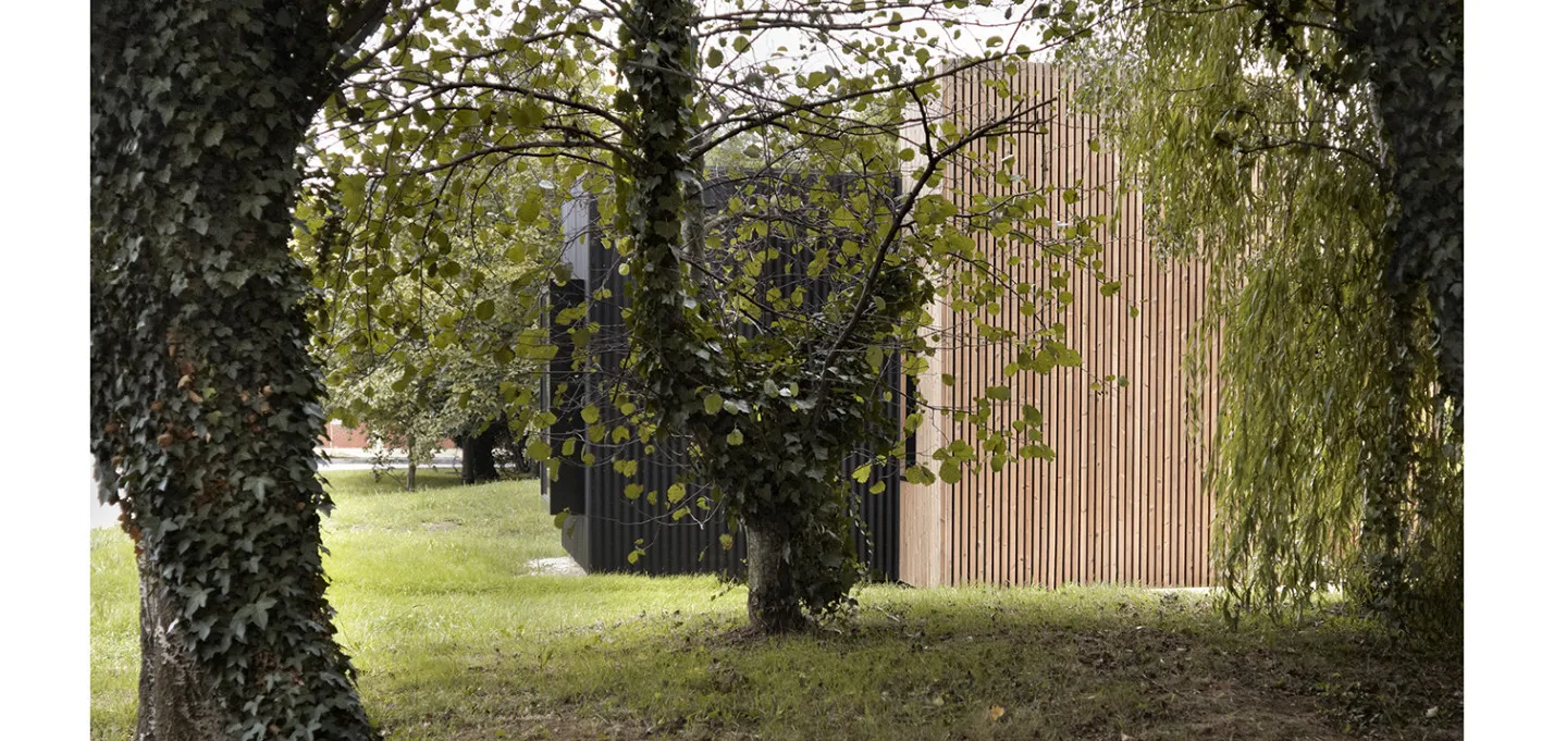 B HOME-161_buildingCompressFormat